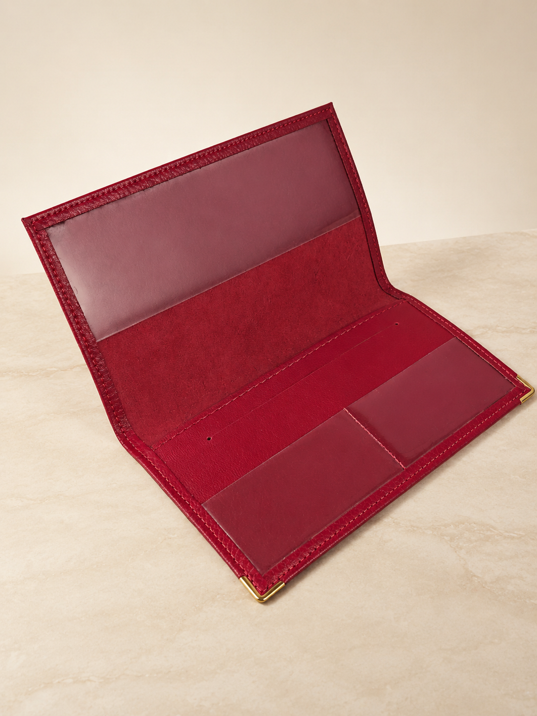 Porte-chéquier femme en cuir de vachette rouge bordeaux