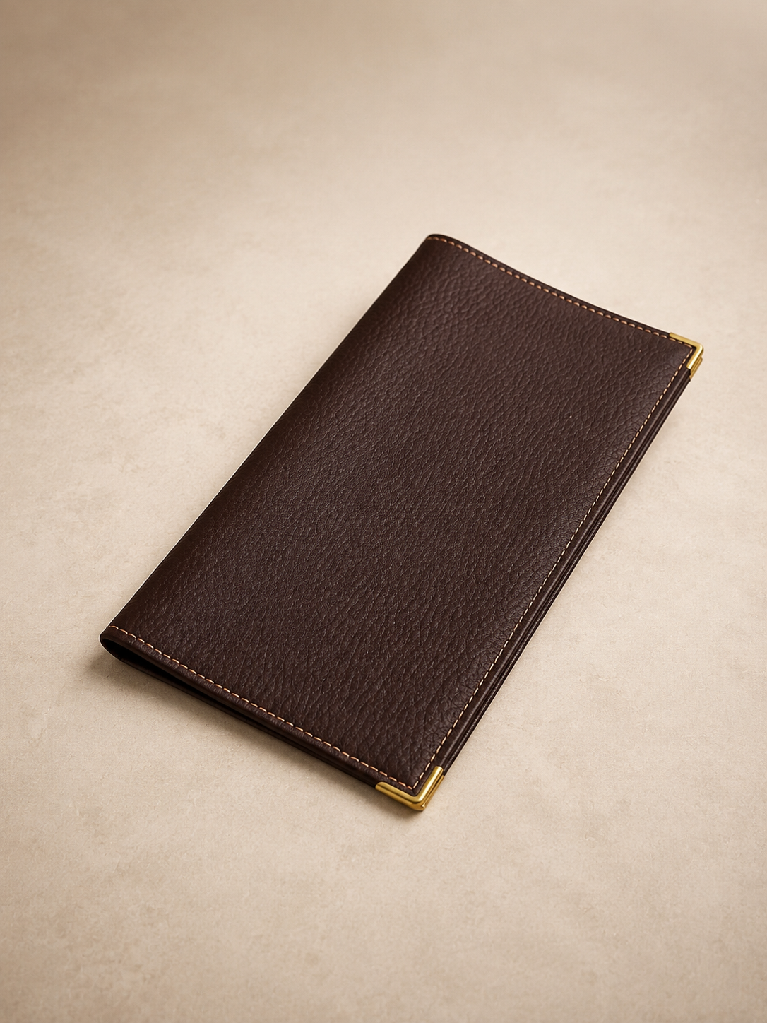 Porte-chéquier femme en cuir de vachette marron acajou