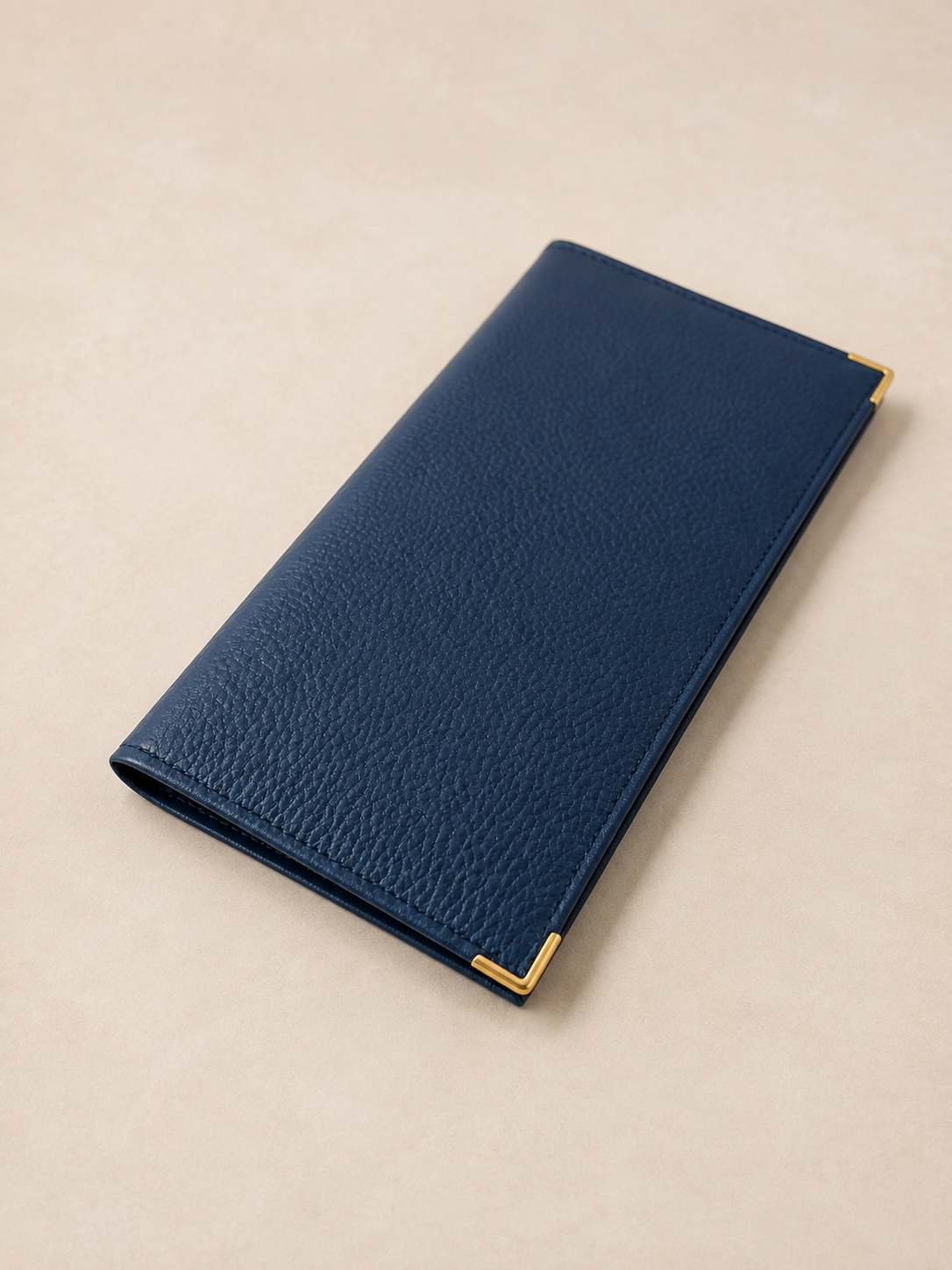 Porte-chéquier femme en cuir de vachette bleu marine