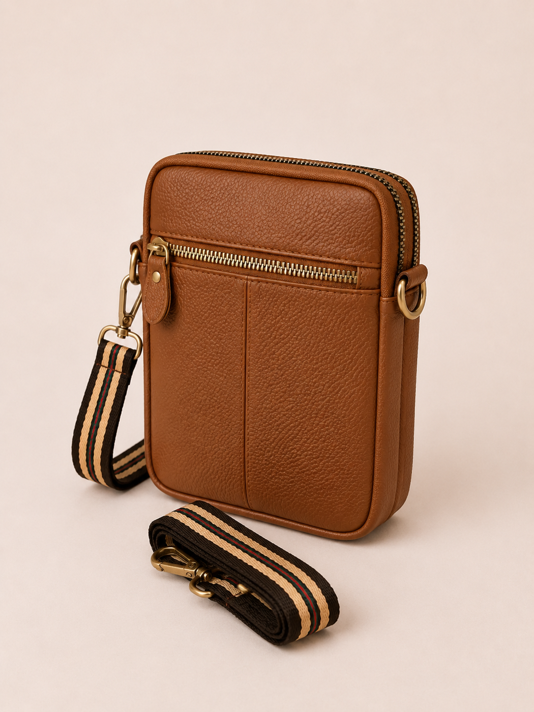 Sac téléphone femme en cuir marron camel