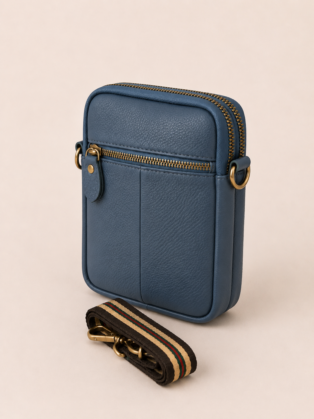 Sac téléphone femme en cuir bleu azur