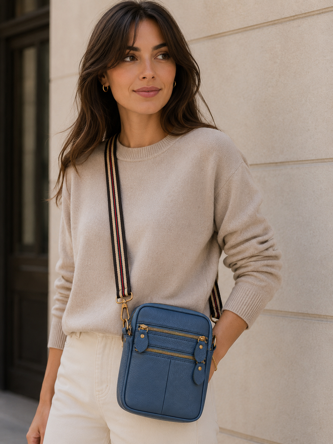 Sac téléphone femme en cuir bleu azur